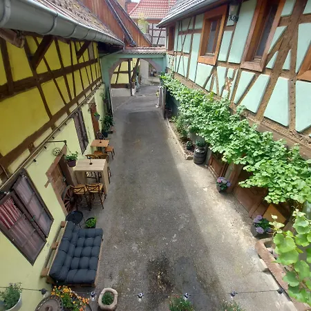 Typique Alsacien Maison Vigneronne 18e Siecle Beblenheim